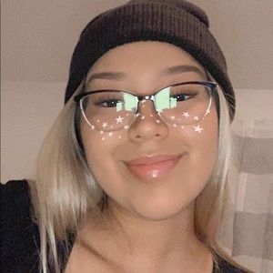 Meet your Posher, Cher